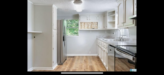 Building Photo - 11482 Lake Dr