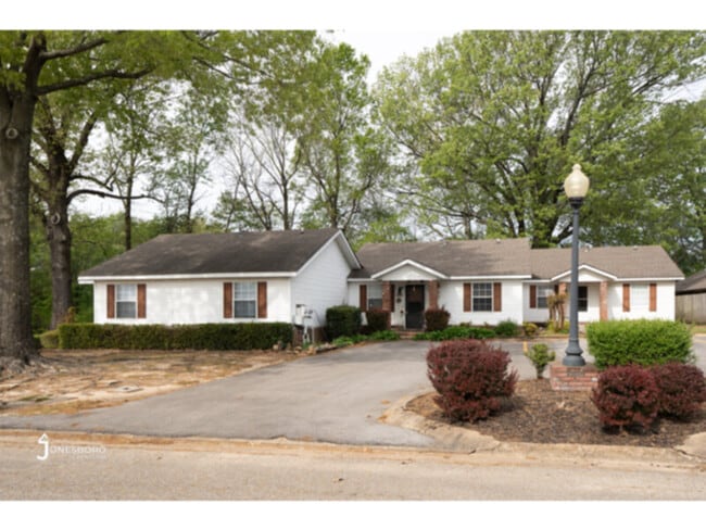 Primary Photo - Pecan Grove II - Cable TV Included
