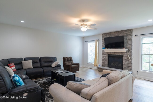 Building Photo - 213 Belden Trl