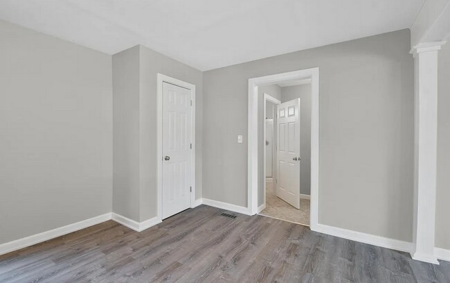 Building Photo - 4 bedroom 2 bathroom located in Champaign- Available August!