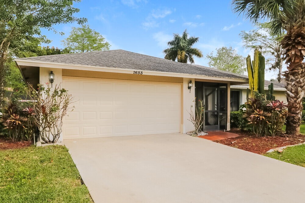 Building Photo - 1653 Primrose Ln