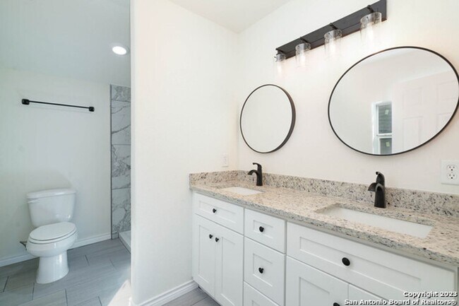 Building Photo - Modern 4BR Retreat with Gourmet Kitchen & Spacious Backyard Oasis