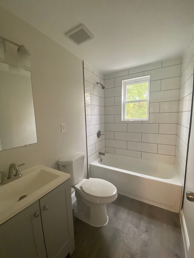 Building Photo - 2841 Round Rd