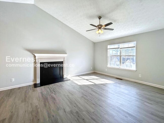 Building Photo - 30 Oak Grove Ln NW