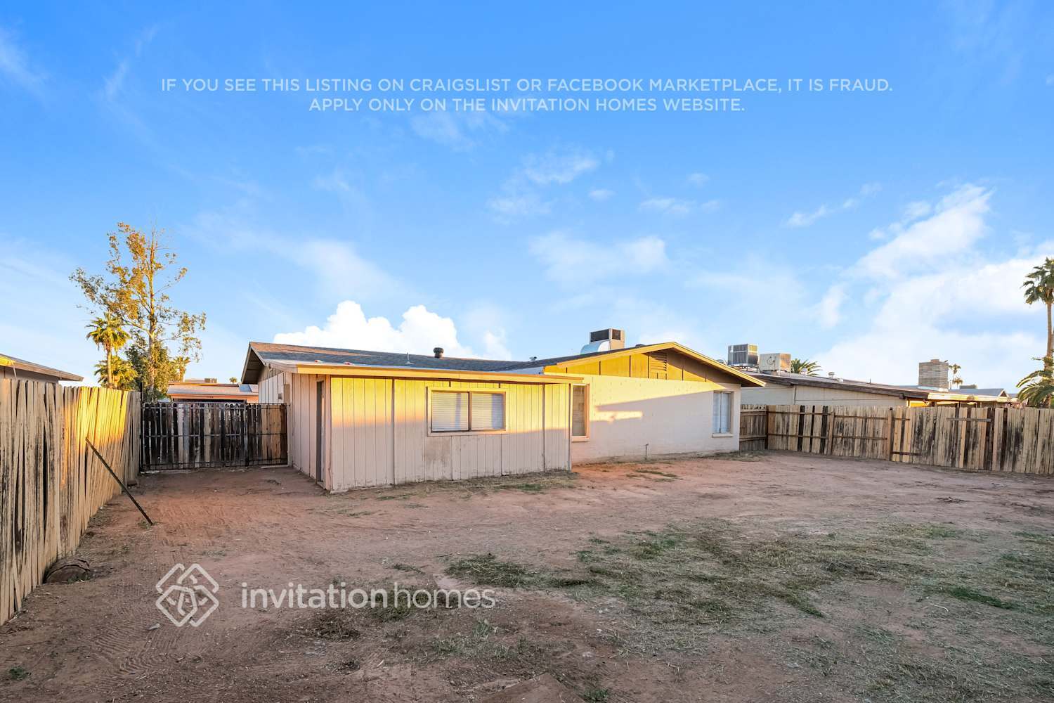 Building Photo - 7007 W Vernon Ave