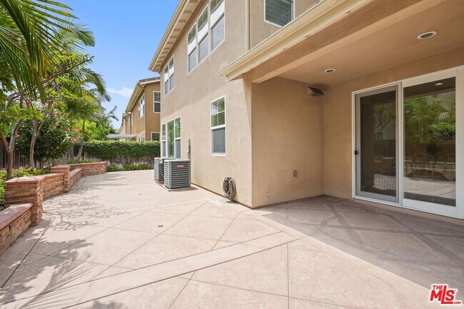 Building Photo - 1230 Wisteria Ave