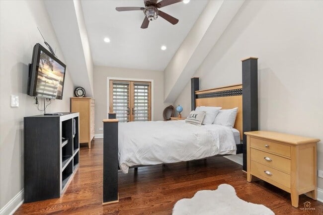 Building Photo - 1052 Margret St