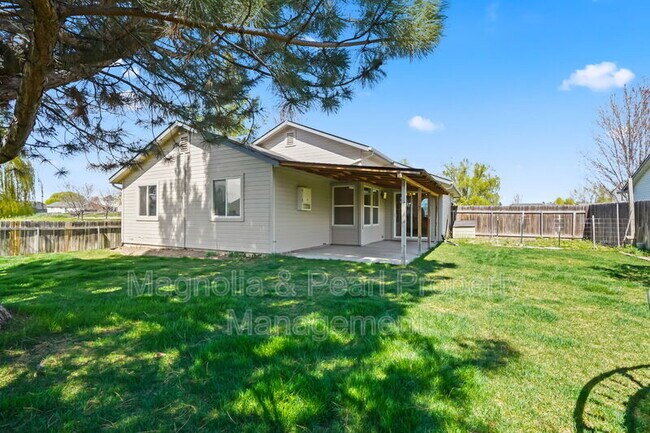 Building Photo - 979 Peregrine Dr