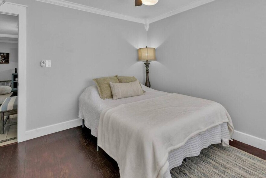 Building Photo - 103 Old Ferry Rd