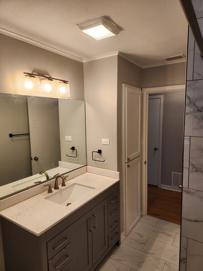Building Photo - 3114 Tanglewood Dr