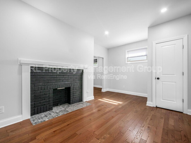 Building Photo - 650 Stewart Ave