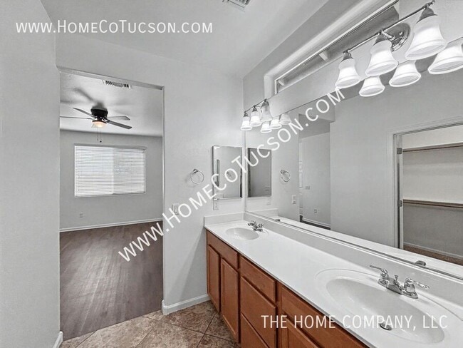 Building Photo - 6411 W Willow Falls Way