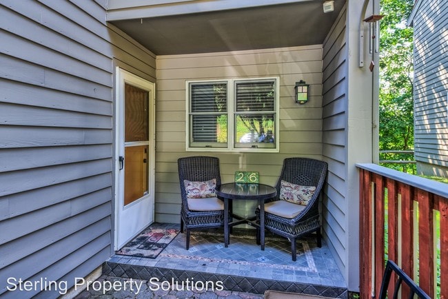 Building Photo - 3 br, 2 bath House - 2-6 Brooke Club Dr