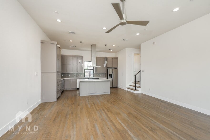 Building Photo - 4515 Cabell Dr