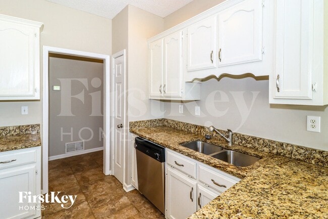 Building Photo - 9297 Sarsen Dr