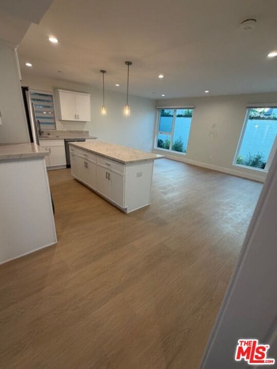 Building Photo - 5193-5193 Lindley Ave