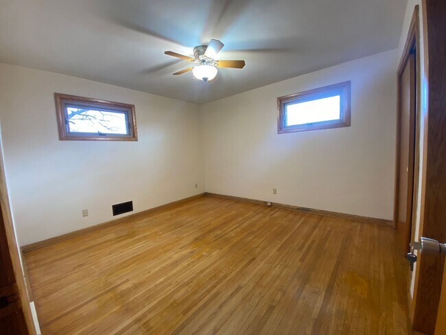 Building Photo - Single Family Home Available for Rent!