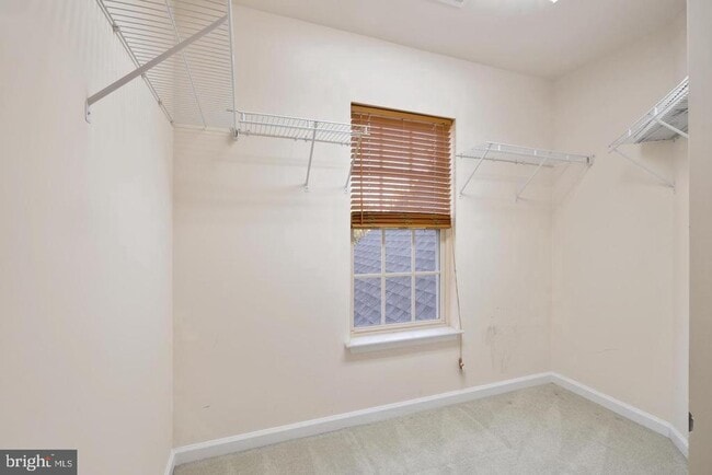 Building Photo - 15303 Glastonbury Way