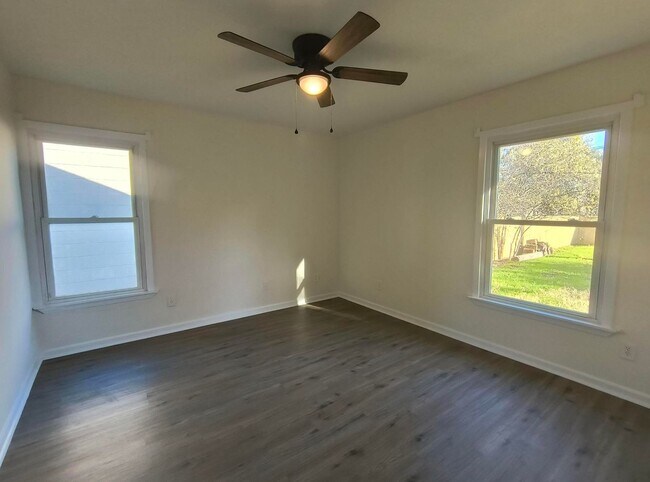 Building Photo - Cozy 3 bedroom, 1 bath home in Westland COMING SOON!