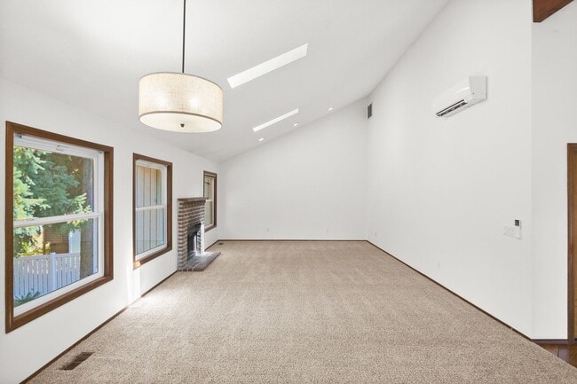 Building Photo - 3 Bedroom, 2.5 Bathroom Home Nestled in the Heart of Picks Landing Neighborhood