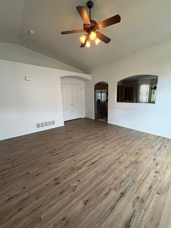 Building Photo - 5050 Rill Valley Way