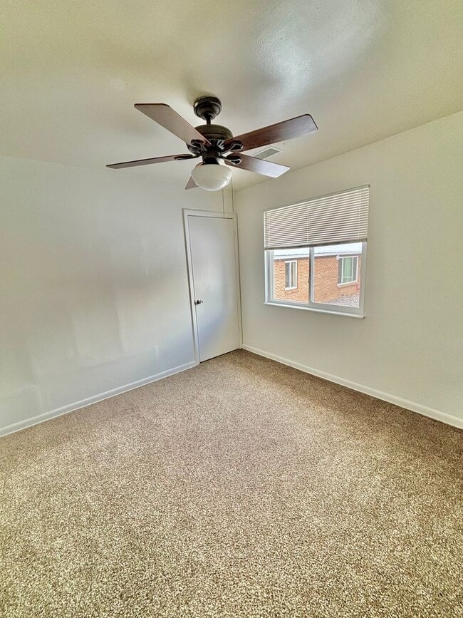 Building Photo - Available Now! Sunlit, Bright & Inviting University District Bungalow featuring Garage Parking an...