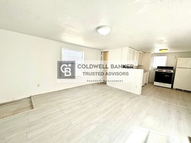 Building Photo - 2305 27th St