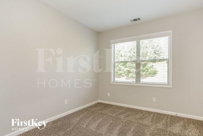 Building Photo - 6252 Stonelake Dr SW