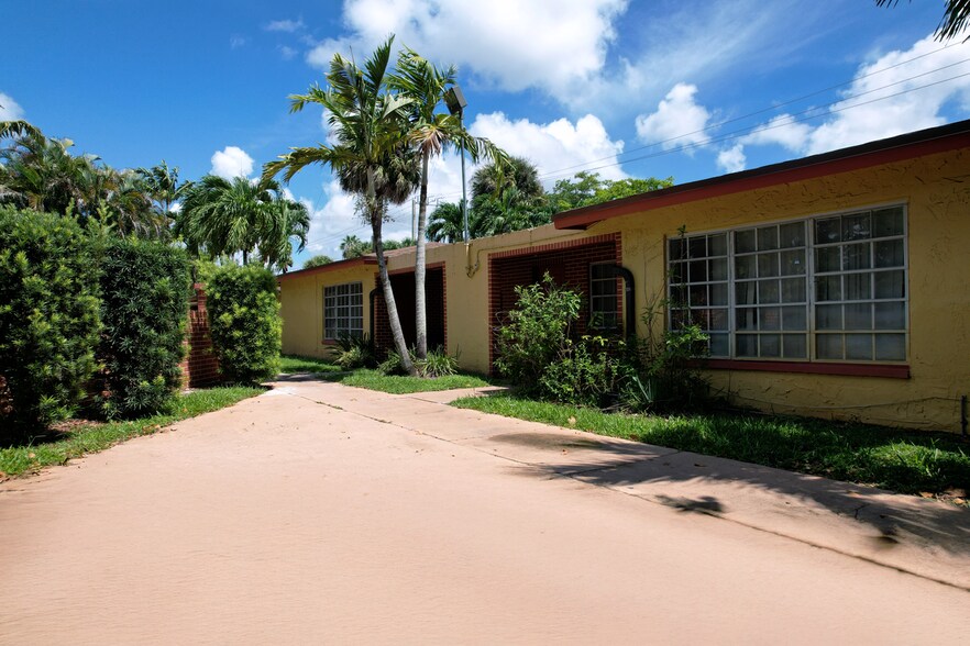 Building Photo - Brisa Apartment Homes