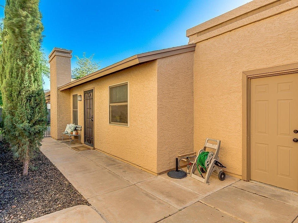Building Photo - 4035 E Camino St