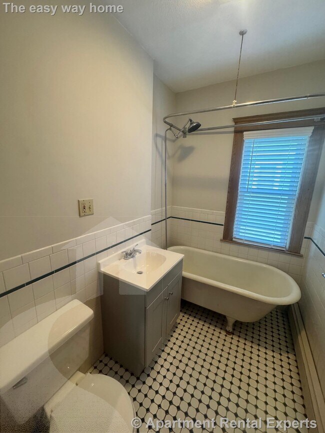 Building Photo - 29 Frederick Ave