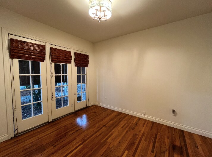 Building Photo - 523 S Coronado St