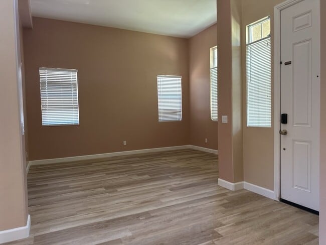 Building Photo - 3 Bedroom 2.5 Bath Home in Moreno Valley CA With Massive Backyard and Bonus Studio / Room in Garage.