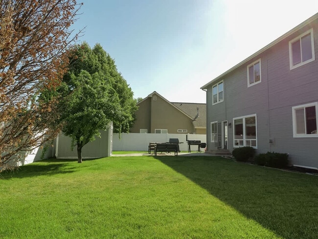 Building Photo - 151 Cub St W