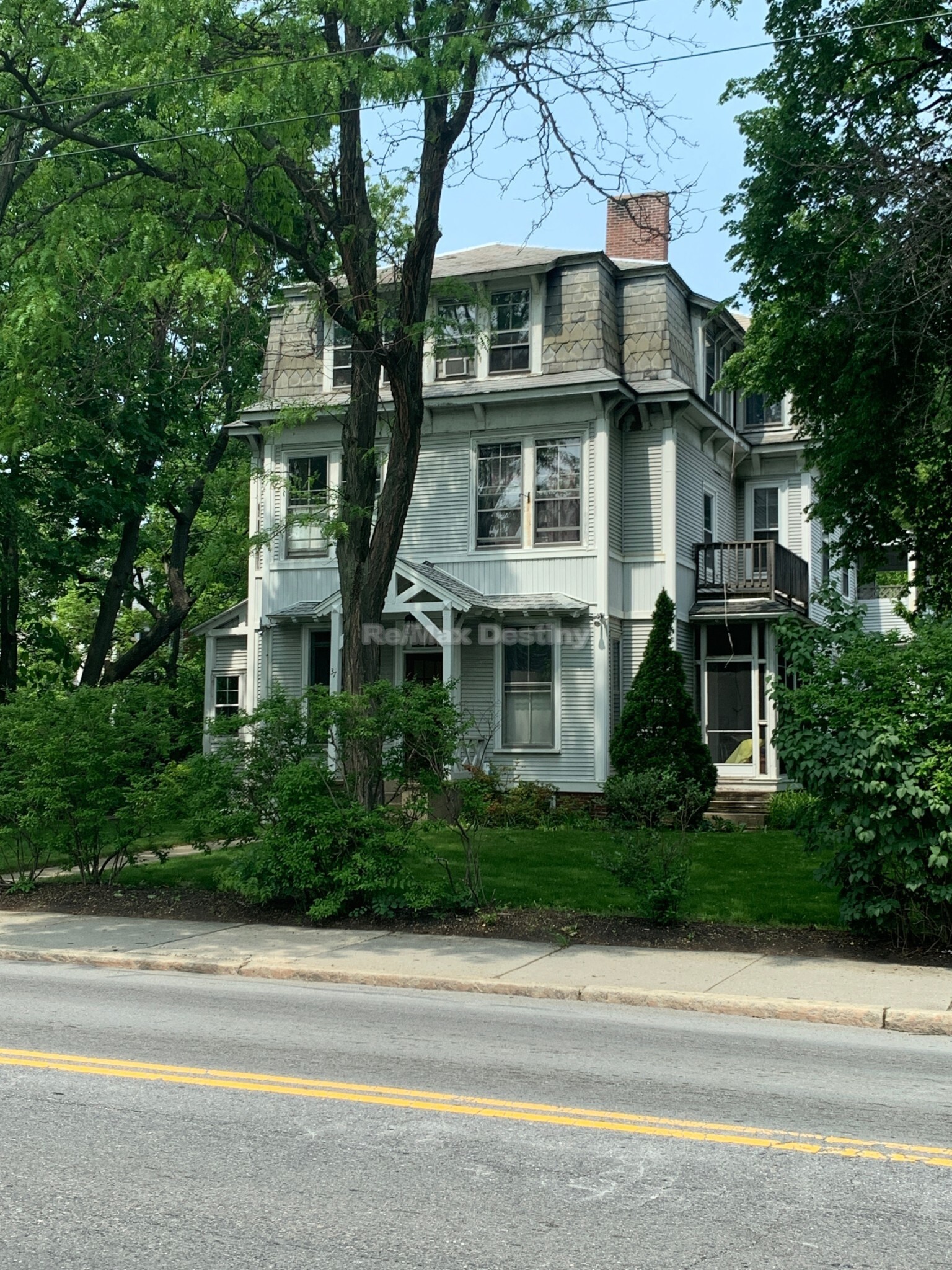 Building Photo - 5 Day St