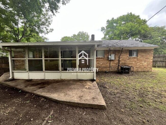 Building Photo - 4777 Helene Rd