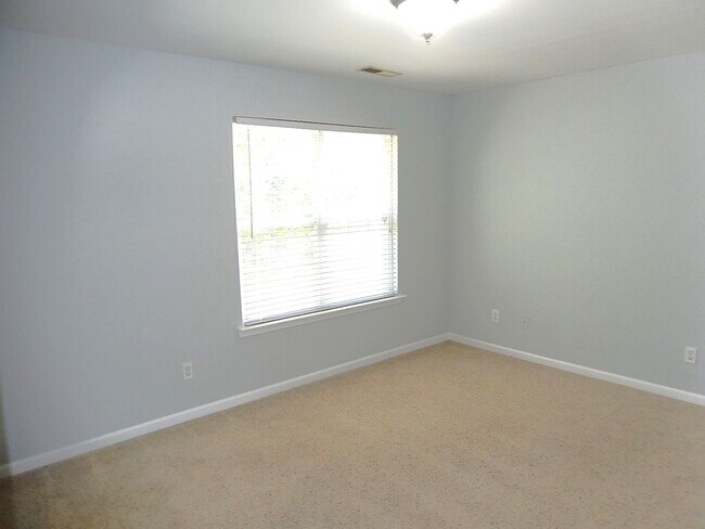 Building Photo - 3335 Archdale Dr