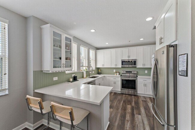 Building Photo - 500 Pacific Grove Dr