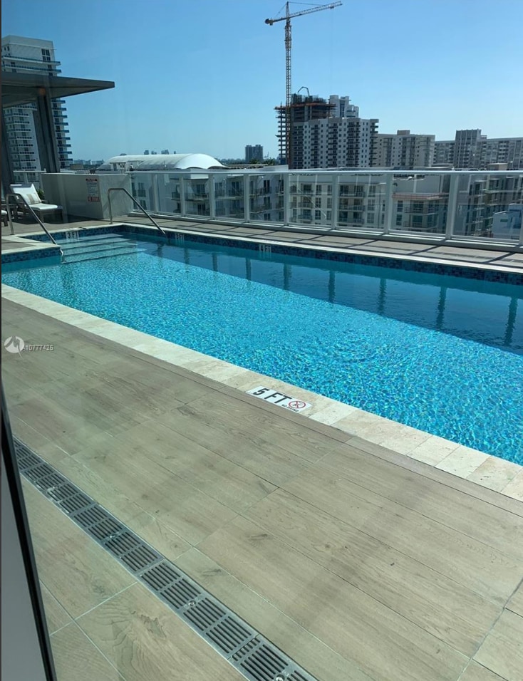 Building Photo - 321 NE 26th St