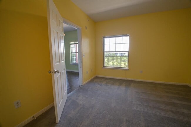 Building Photo - 2320 Gracy Farms Ln