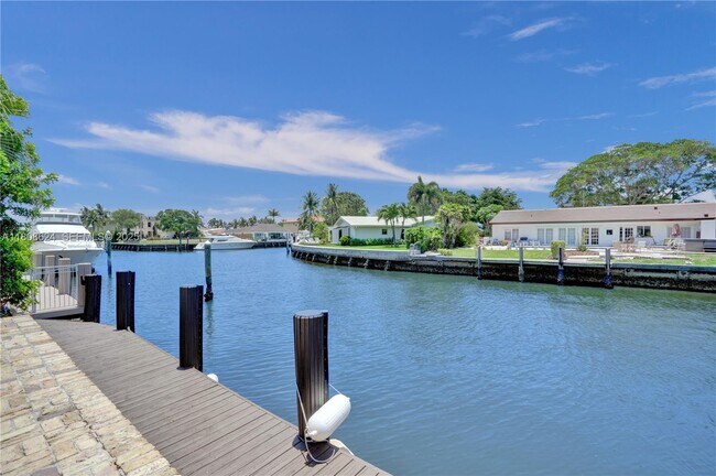 Building Photo - 3100 NE 56th Ct