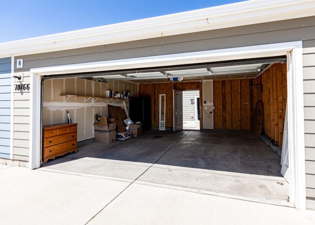 Building Photo - Cute End Unit 3 Bedroom Townhome in Lorson Ranch Next to Open Space