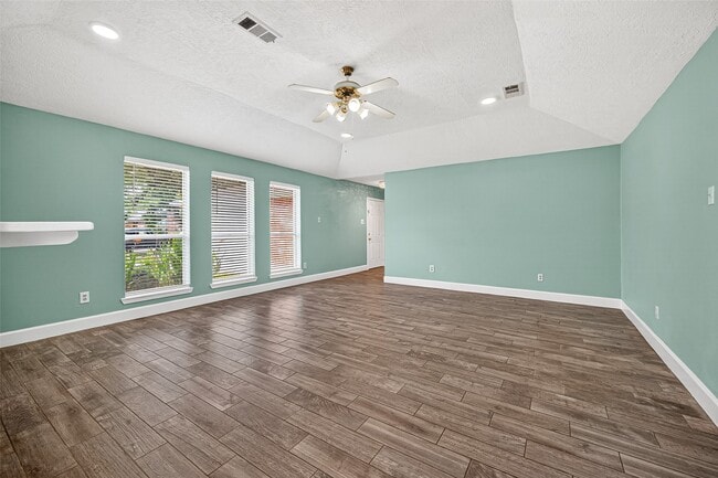 Building Photo - 7111 Tara Dr