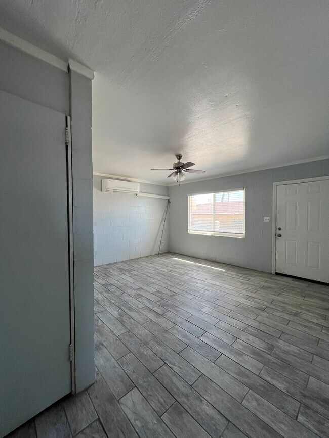 Building Photo - P266