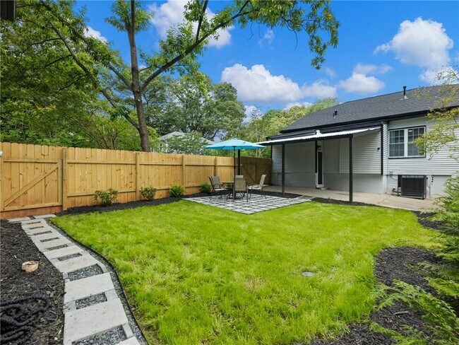 Building Photo - 1054 Katherwood Dr SW