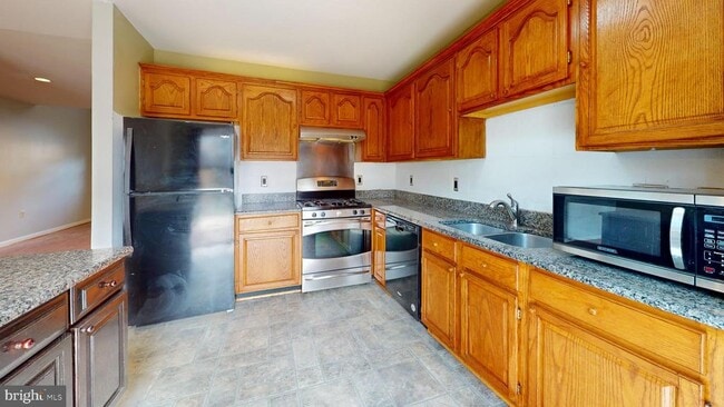 Building Photo - 5612 Gresham Ln