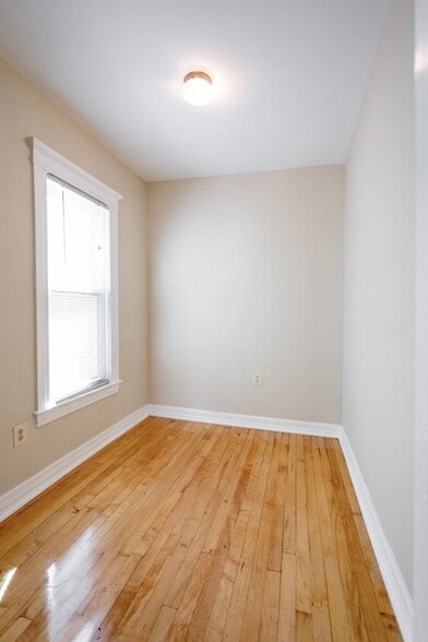 Building Photo - 1659 Leverette St