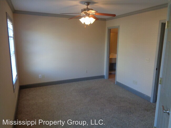 Building Photo - 3 br, 3 bath House - 101 Mondrian Place