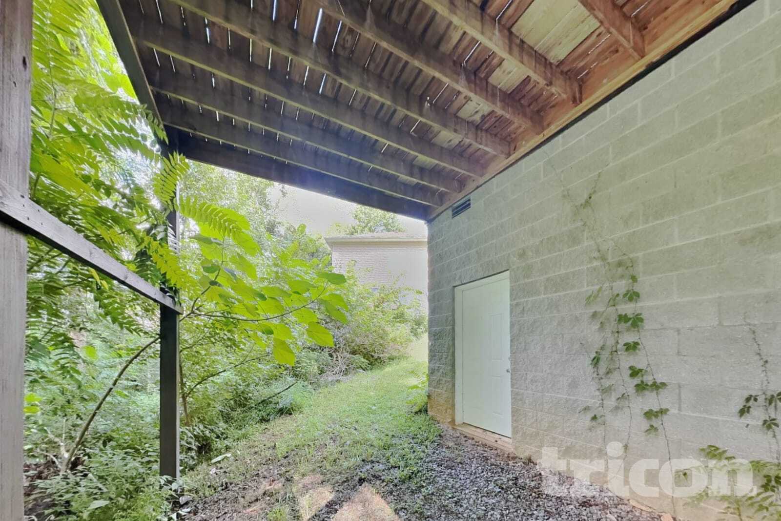 Building Photo - 1026 Chelsea Dr
