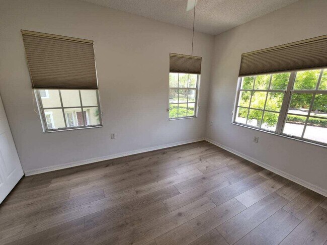 Building Photo - 5551 Bentgrass Dr